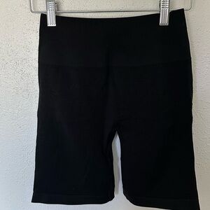 alphalete amplify bikers black